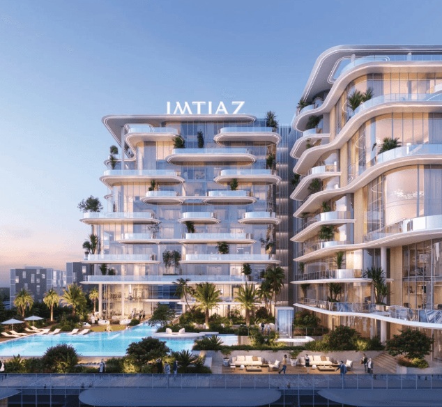 Vue d'un complexe immobilier de luxe à Dubaï.