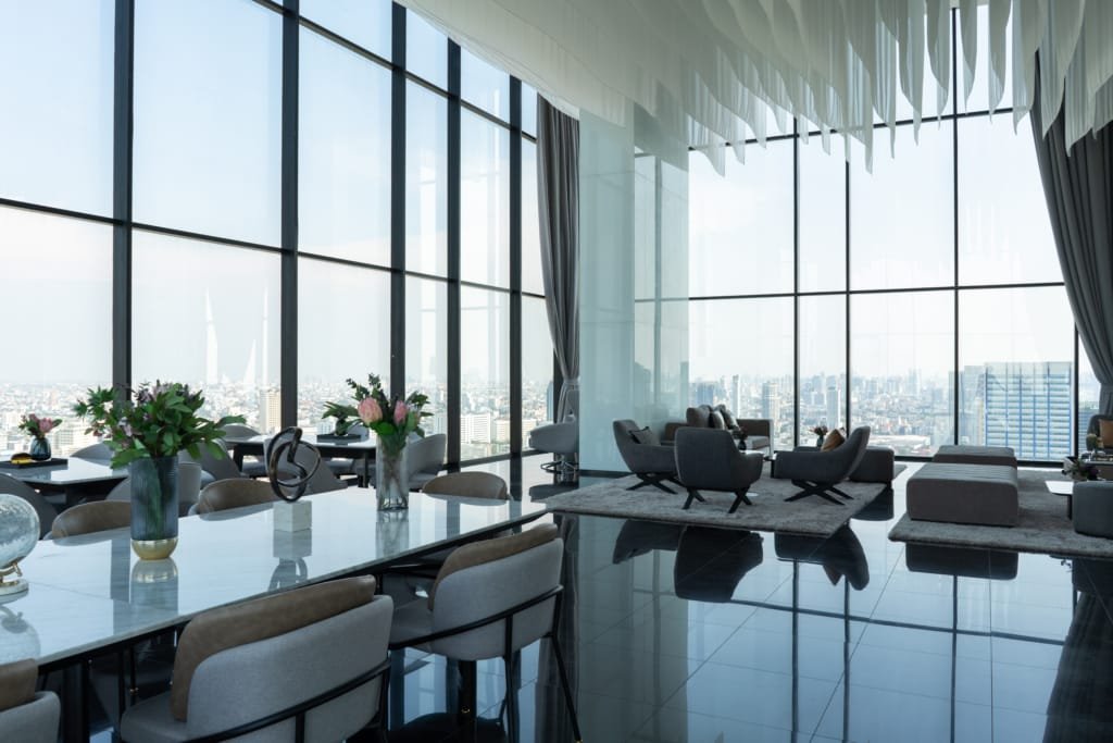 Intérieur somptueux d'une villa de luxe à Dubaï.