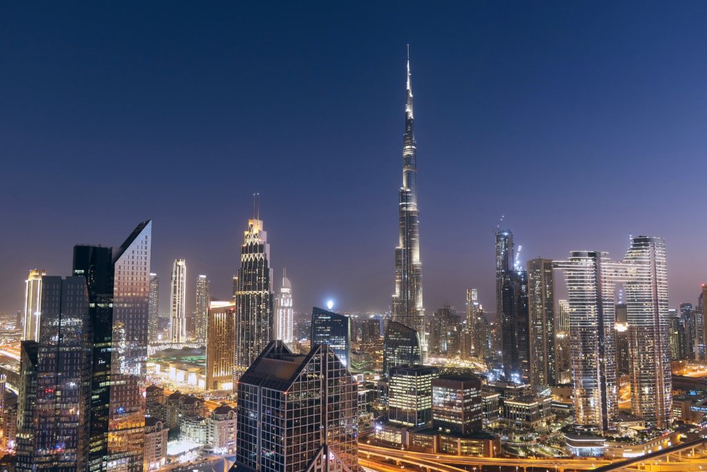 Burj Khalifa entouré des résidences de luxe de Downtown Dubai.