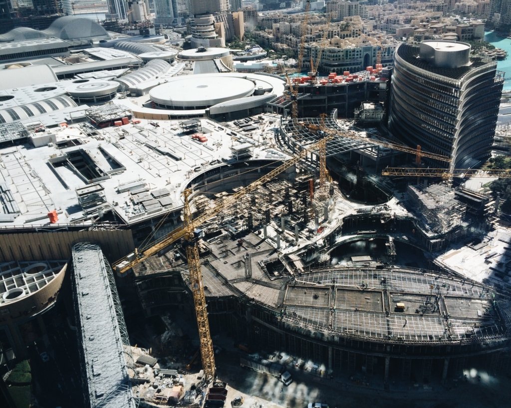 Vue panoramique sur les nouvelles constructions à Dubaï.