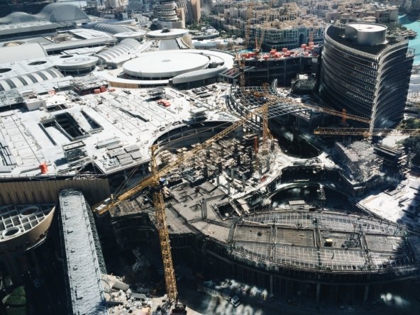 Vue panoramique sur les nouvelles constructions à Dubaï.